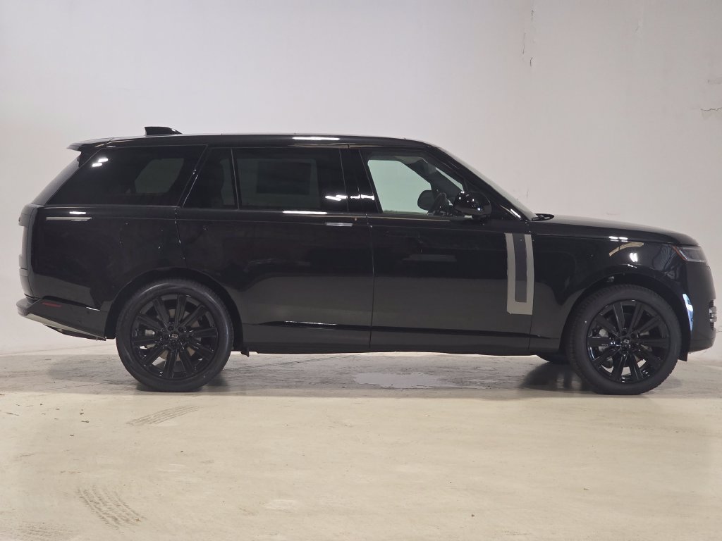 New 2027 Land Rover Range Rover Long Wheelbase SE AWD/4WD image 4