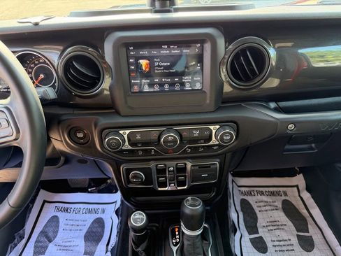 Certified 2020 Jeep Wrangler Unlimited Sport image 21