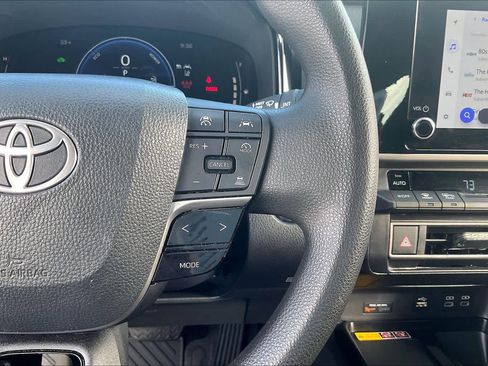 Used 2025 Toyota Camry LE image 24