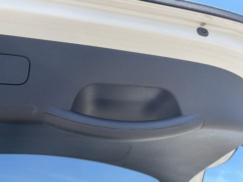 Used 2025 Kia Sportage EX FWD image 18