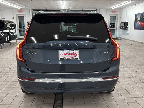 New 2026 Volvo XC90 B5 Core w/ Protection Package Premier image 6