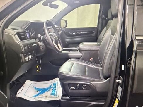 Used 2021 GMC Yukon Denali w/ Denali Premium Package AWD/4WD image 7