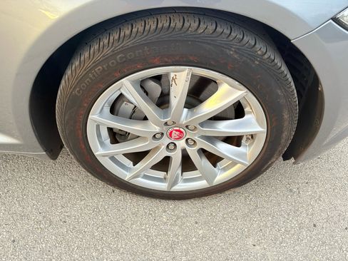 Used 2015 Jaguar XF Premium image 56