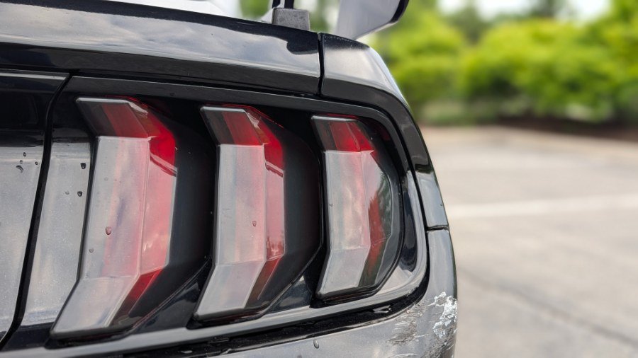 Used 2018 Ford Mustang Coupe RWD image 6