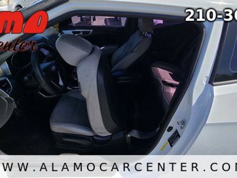 Used 2013 Hyundai Veloster w/ Style Pkg FWD image 24