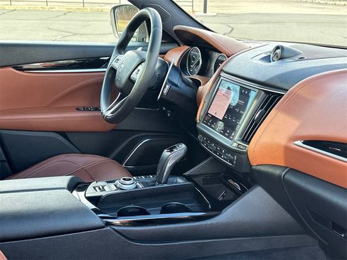 Used 2021 Maserati Levante GranSport image 13