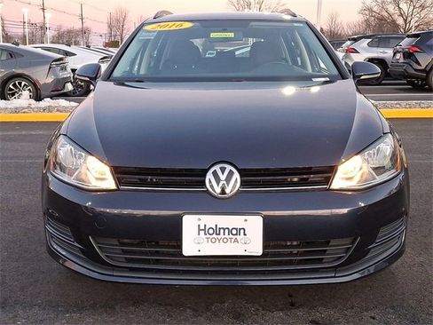 Used 2016 Volkswagen Golf S image 3