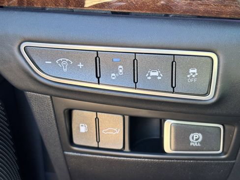 Used 2017 Genesis G90 5.0 Ultimate image 14