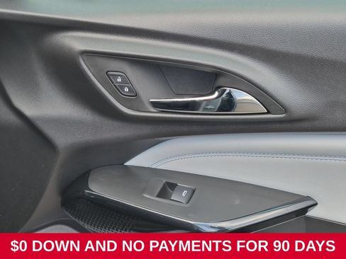 Used 2025 Chevrolet Trax LT w/ LT Convenience Package FWD image 33