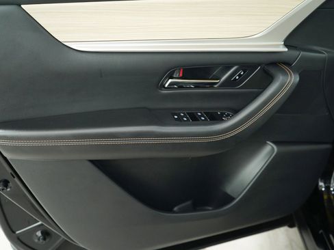 Certified 2025 MAZDA CX-70 Plug-In Hybrid w/ Premium Pkg image 28