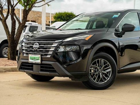 Used 2024 Nissan Rogue S FWD image 7