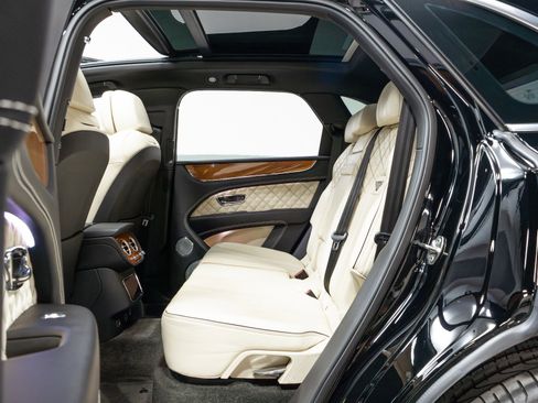 Used 2021 Bentley Bentayga w/ First Edition Specification AWD/4WD image 42