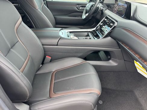 New 2026 Nissan Armada SL RWD image 24