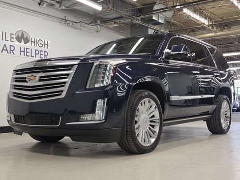 Used 2018 Cadillac Escalade Platinum AWD/4WD image 15