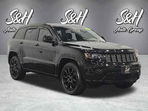 Used 2019 Jeep Grand Cherokee Altitude AWD/4WD image 2