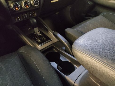Used 2020 Mitsubishi Outlander Sport ES FWD image 26