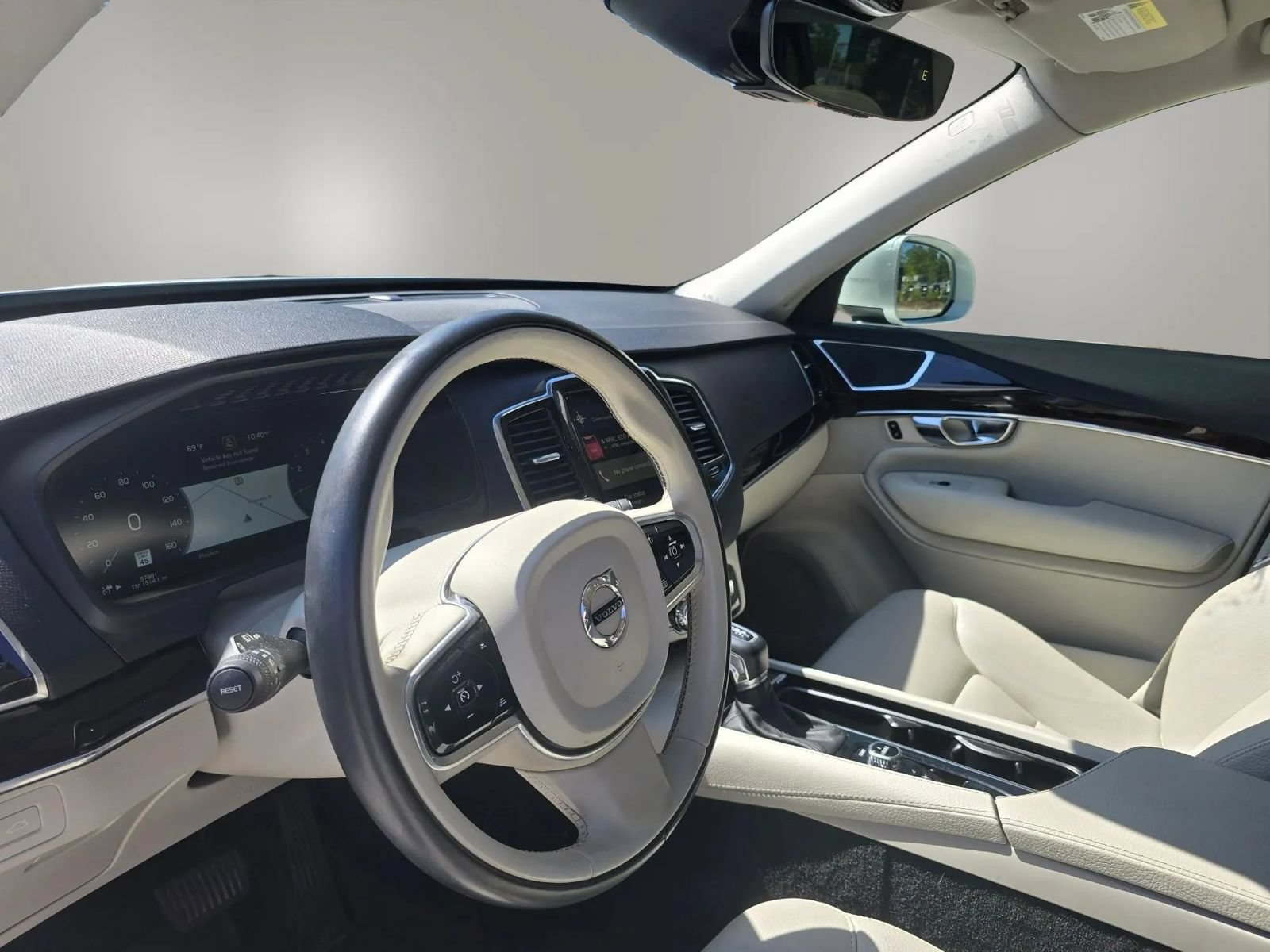 Used 2017 Volvo XC90 T6 Momentum w/ Vision Package AWD/4WD image 14
