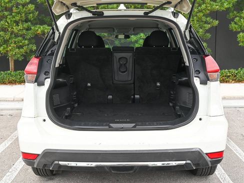 Used 2018 Nissan Rogue S w/ S Value Package FWD image 10