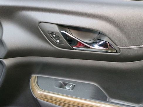 Used 2023 GMC Acadia SLE FWD image 9
