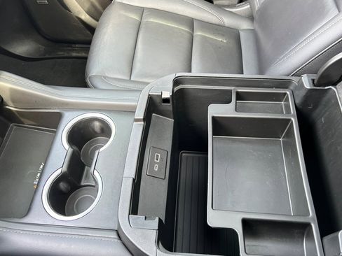 Used 2022 Chevrolet Suburban Z71 image 32