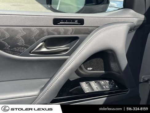 Used 2023 Lexus LX 600 4WD w/ Appearance Package image 17