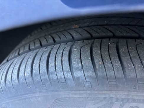 Used 2018 Honda Accord EX-L image 2