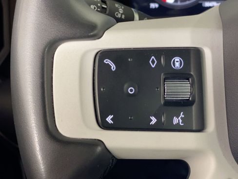 Used 2025 Land Rover Defender 110 S image 14