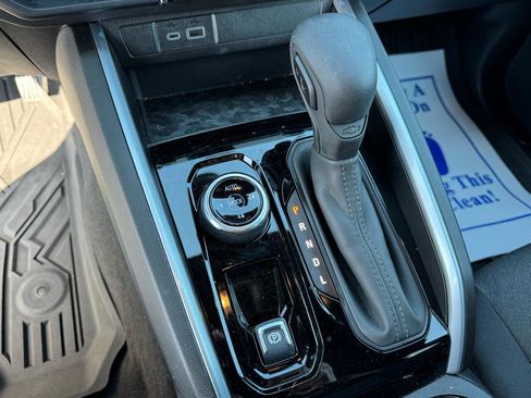 Used 2024 Chevrolet Colorado Trail Boss w/ Technology Package image 28