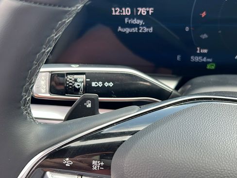 Used 2024 Cadillac Lyriq Sport image 12