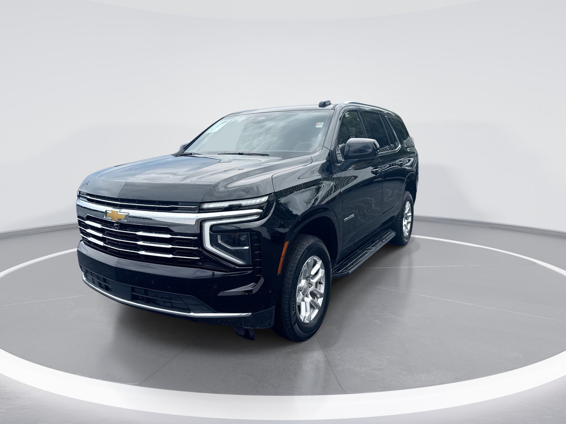 Used 2025 Chevrolet Tahoe LT RWD image 8