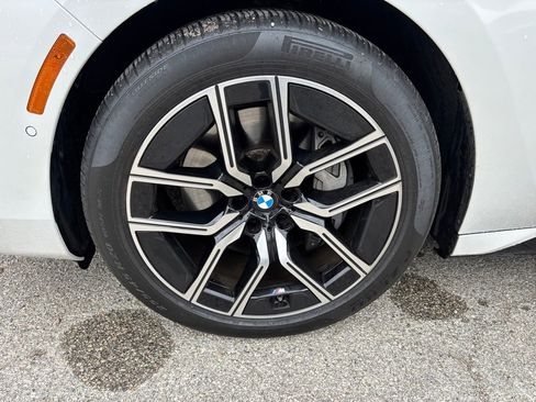 Used 2025 BMW 740i xDrive image 33