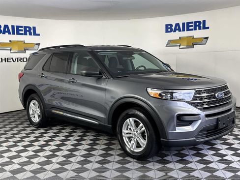 Used 2022 Ford Explorer XLT image 7