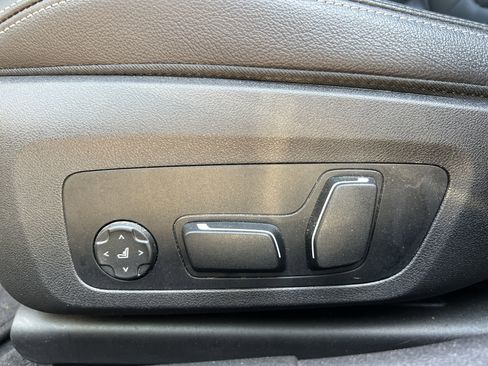 Certified 2025 BMW 330i xDrive Sedan image 38