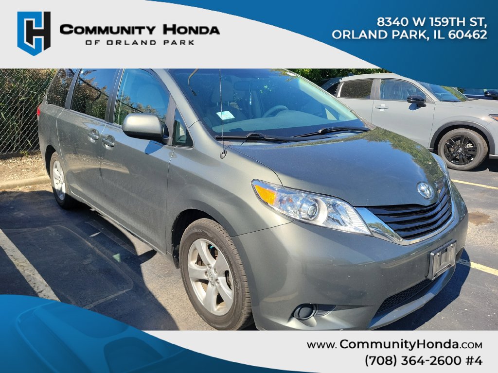 Used 2013 Toyota Sienna LE FWD image 1