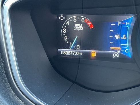 Used 2020 Ford Fusion SE image 24