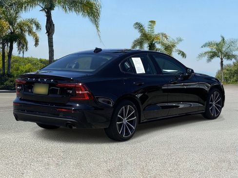 Used 2021 Volvo S60 T5 Momentum FWD image 5