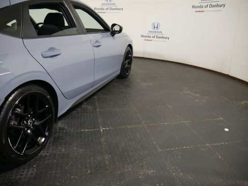 Used 2023 Honda Civic Sport image 5