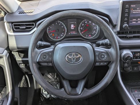 Used 2021 Toyota RAV4 XLE w/ Convenience Package FWD image 20