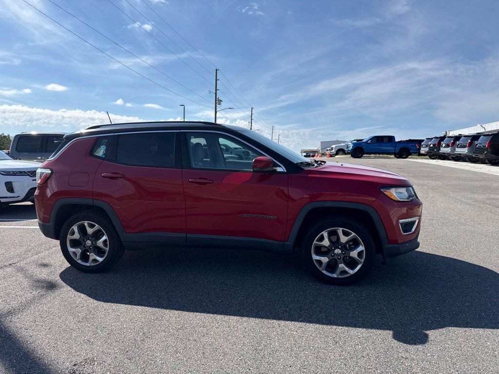 Used 2018 Jeep Compass Limited w/ Navigation Group AWD/4WD image 1