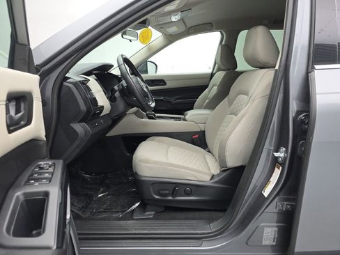 Used 2023 Nissan Pathfinder SV w/ Black Appearance Package image 14