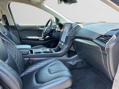Used 2024 Ford Edge Titanium AWD/4WD image 16