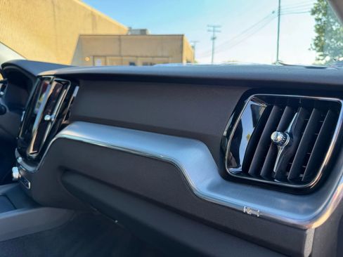 Used 2019 Volvo XC60 T6 Momentum w/ Protection Package Premier image 26