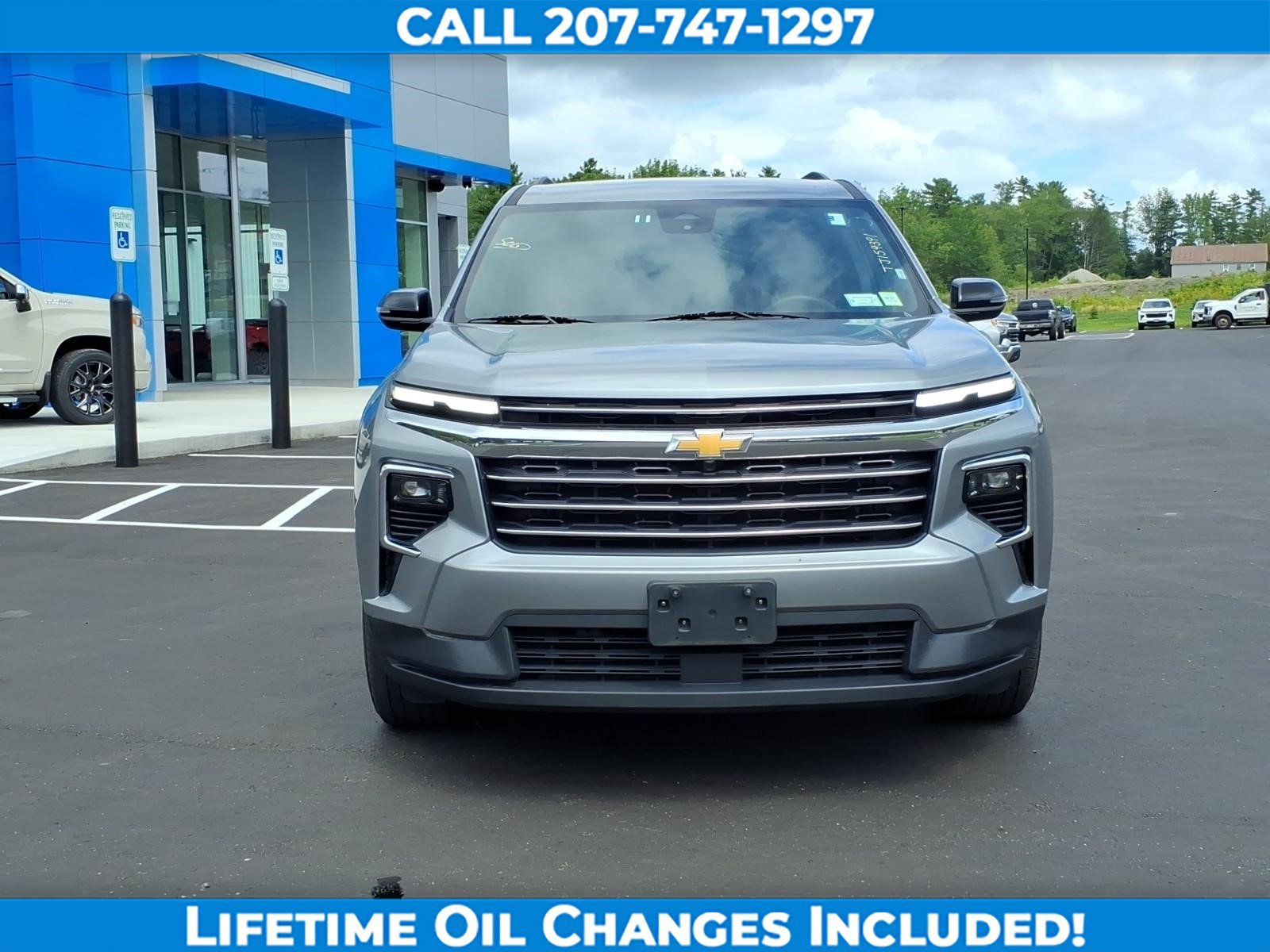 Used 2026 Chevrolet Traverse LT AWD/4WD image 2