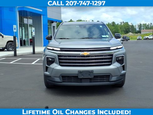 Used 2026 Chevrolet Traverse LT AWD/4WD image 2