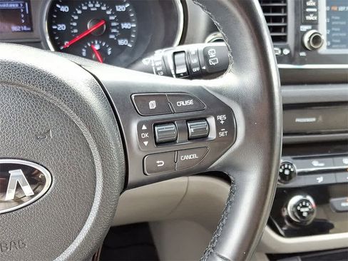 Used 2019 Kia Sedona EX image 22