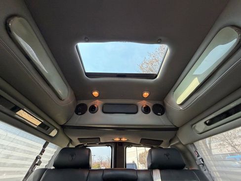 Used 2014 Chevrolet Express 2500 Extended image 34