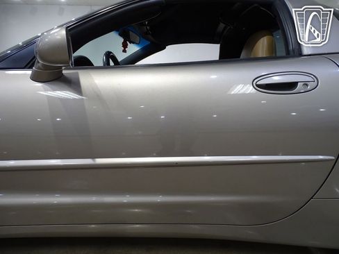 Used 1998 Chevrolet Corvette Coupe w/ Roof Pkg image 31