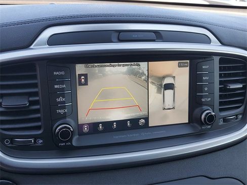Used 2019 Kia Sorento SX image 27