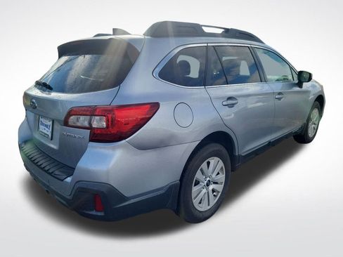 Used 2019 Subaru Outback 2.5i Premium image 14