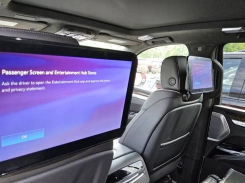 Used 2026 Cadillac Escalade ESV Platinum Sport w/ LPO, ONYX Package AWD/4WD image 5